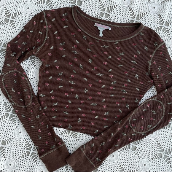 Vintage Tops - Vintage floral print long sleeve thermal